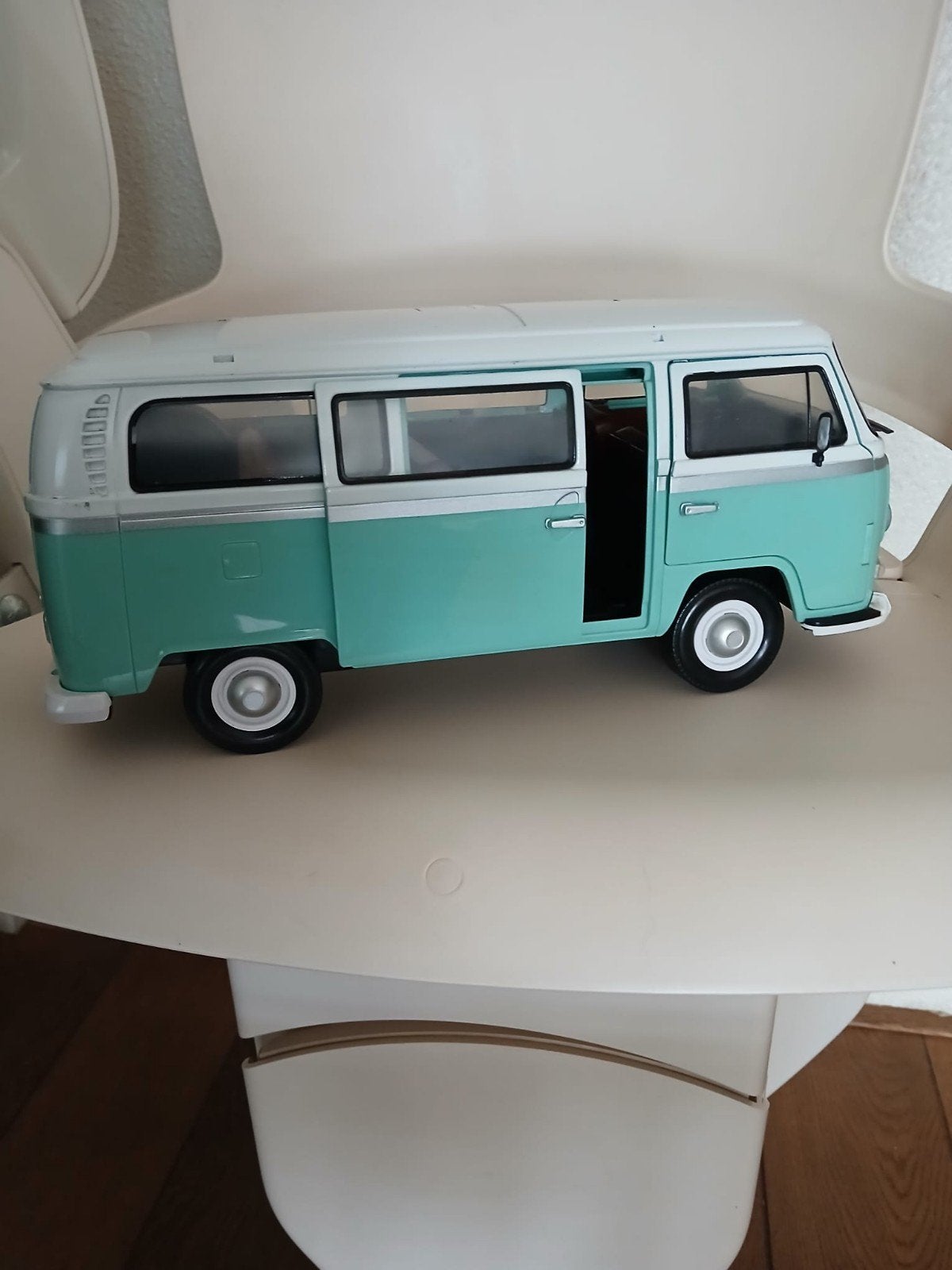 Volkswagen Typ 2 bus 1:14  Dickie Toys in Turquoise met wit., Ophalen of Verzenden, Bus of Vrachtwagen