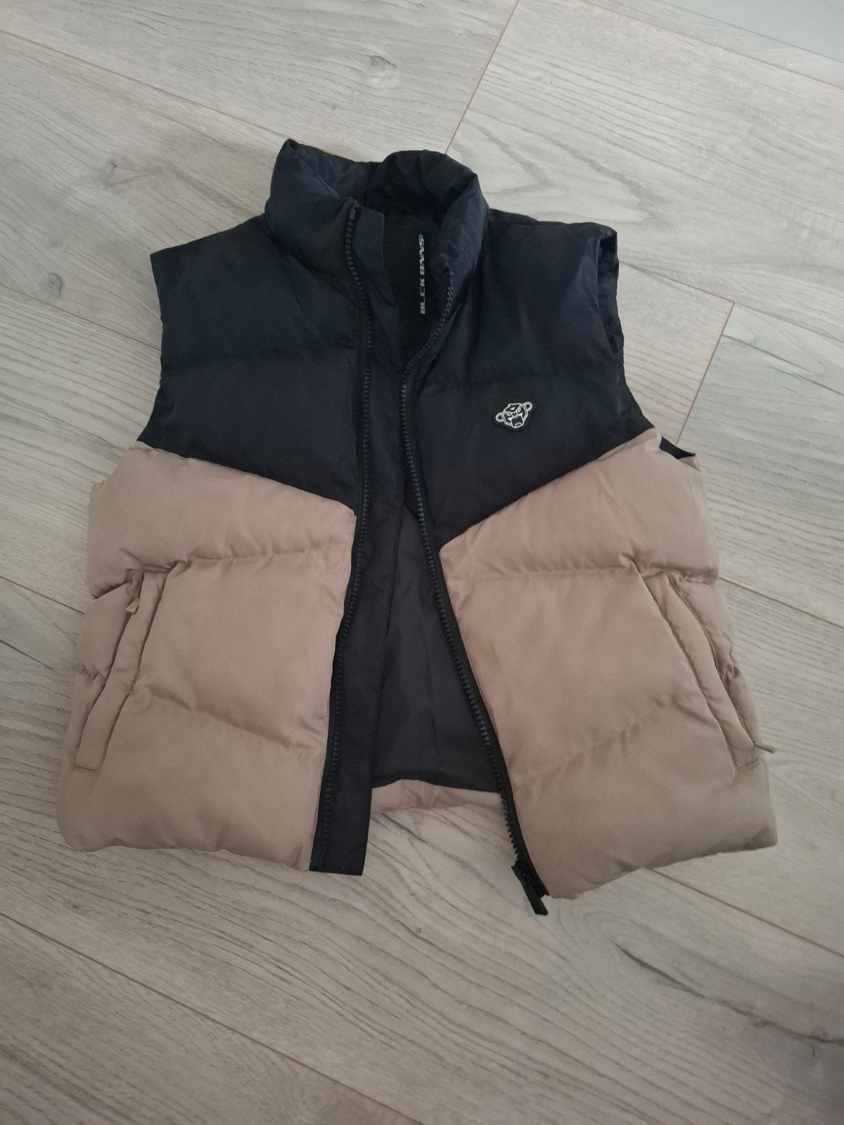 BLCK BNNNS Bodywarmer Zwart/Beige maat 164, Ophalen, Zo goed als nieuw, Jongen, Jas