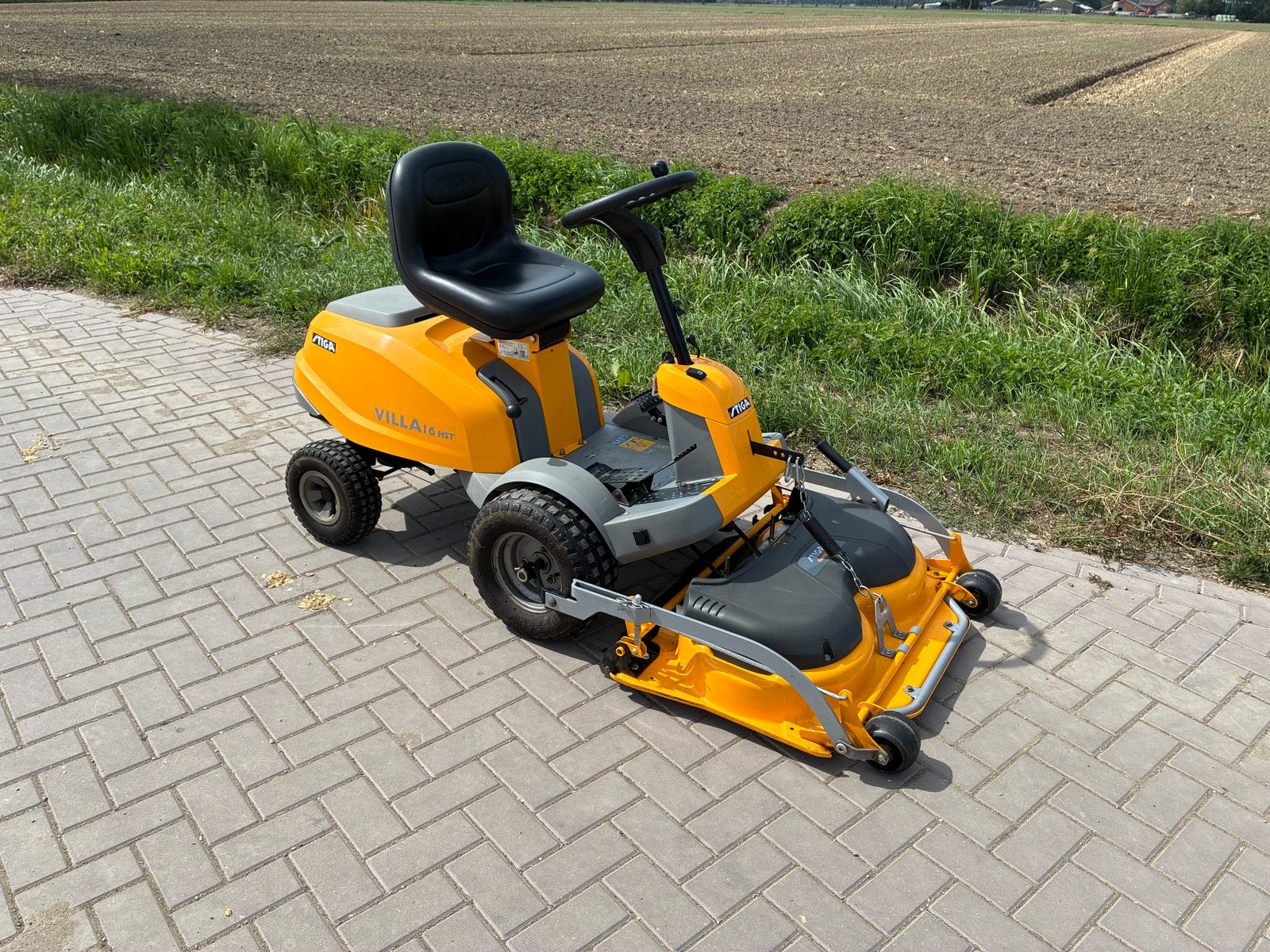 Stiga Villa 16 HST zitmaaier, Tuin en Terras, Grasmaaiers, Ophalen, Cirkelmaaier, Gebruikt, Elektrische starter