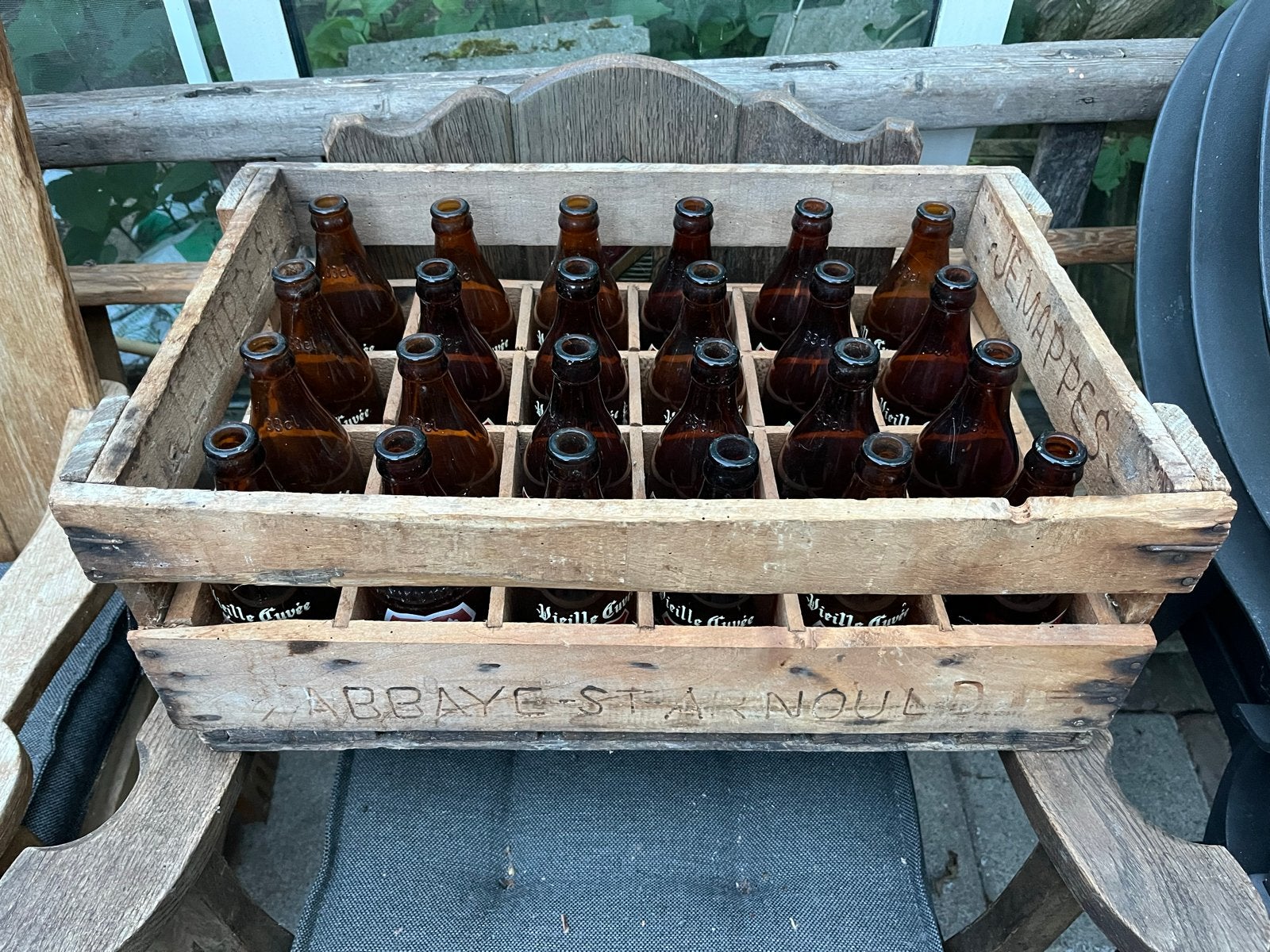 Vintage houten bierkrat met flessen - Jemappes, Ophalen