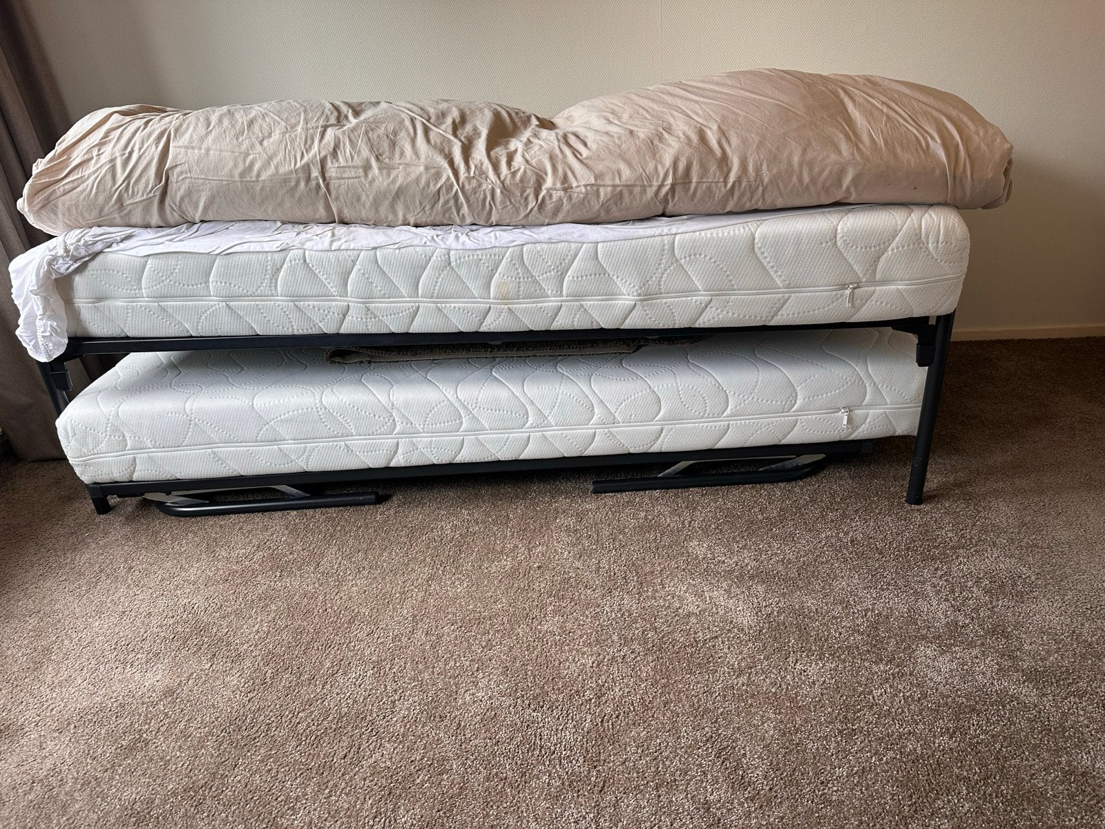 Onderschuifbed 2x Ruimtebesparend, Ophalen, Gebruikt, Eenpersoons, 80 cm