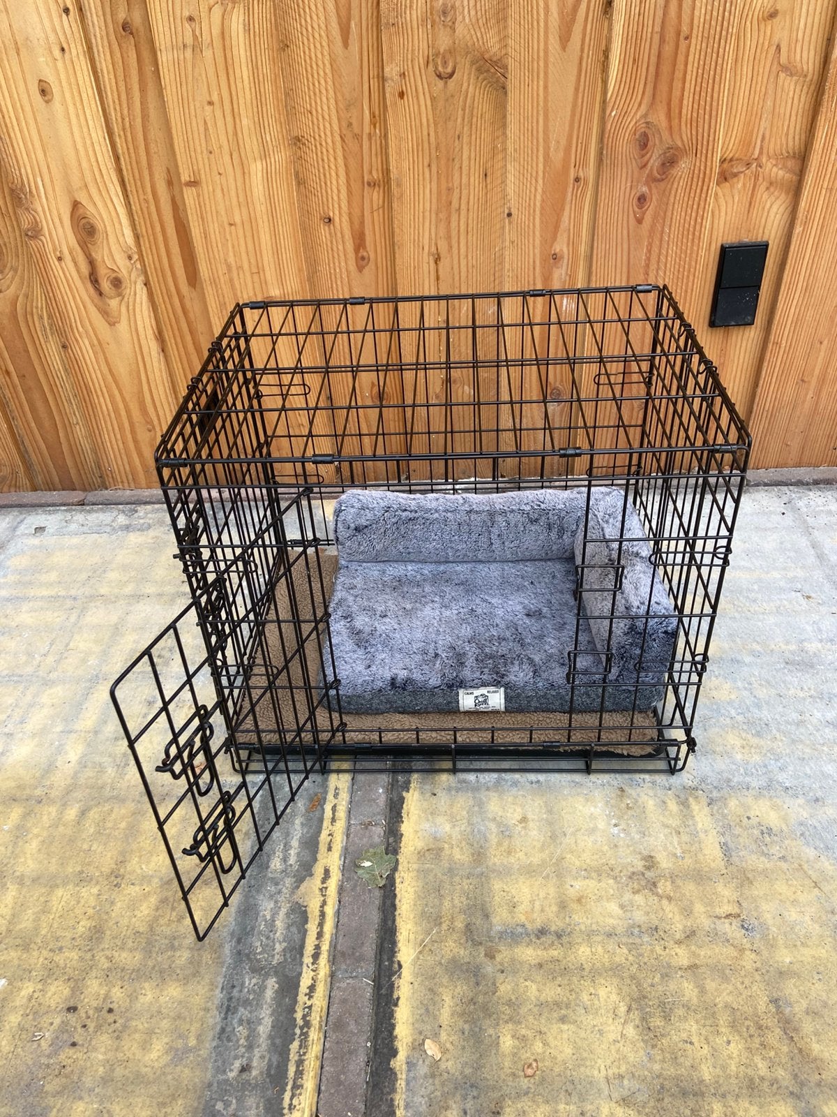 Bench voor hond/kat maat M, Dieren en Toebehoren, Hondenhokken, Ophalen, Minder dan 65 cm, Zo goed als nieuw, Minder dan 75 cm
