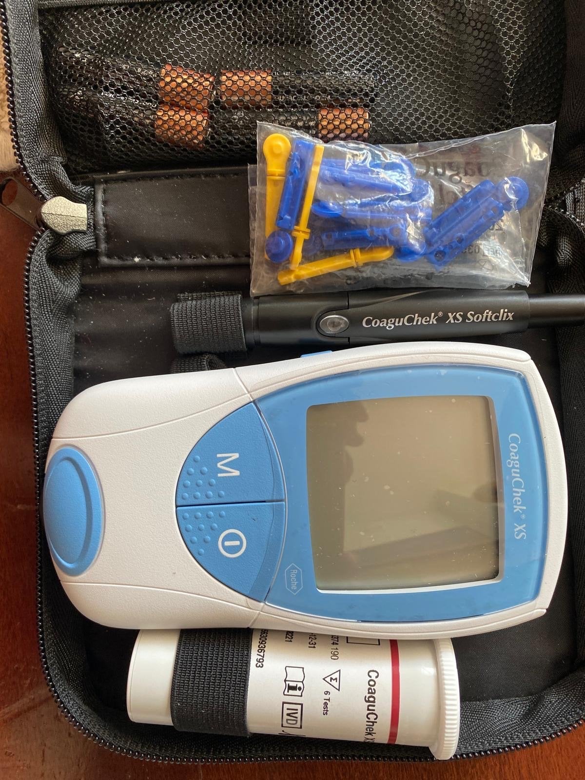 Roche CoaguChek XS System INR Monitoring Device, Sport en Fitness, Ophalen of Verzenden, Zo goed als nieuw