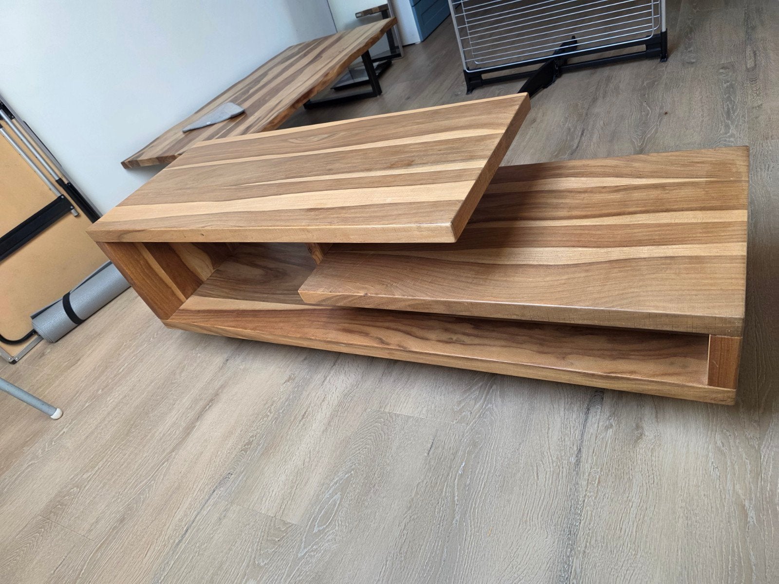 Foto 6 van Complete set: Eettafel, salontafel en tv-meubel van Xooon
