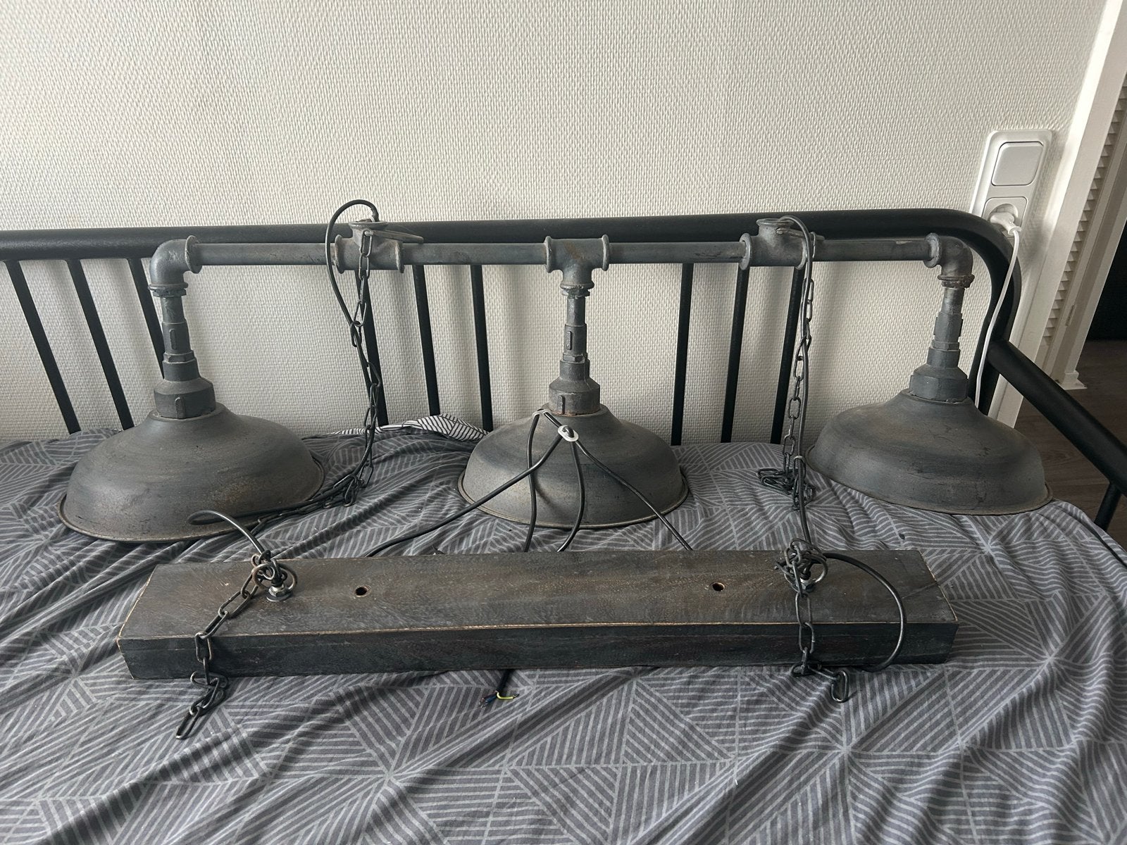 Industriële hanglamp 120 cm breed, Huis en Inrichting, Ophalen of Verzenden, Gebruikt, Metaal, E27 (groot)