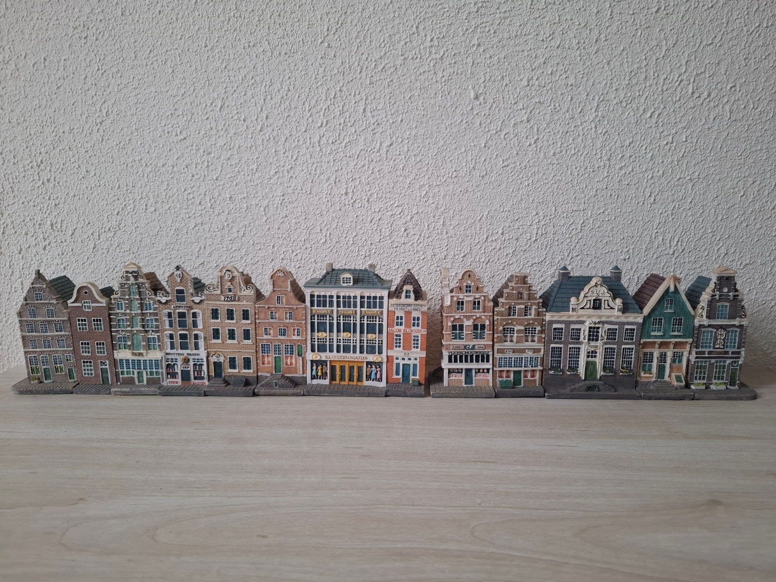 Set van 13 Huisjes - Miniatuur Grachtenpanden, Ophalen of Verzenden, Zo goed als nieuw