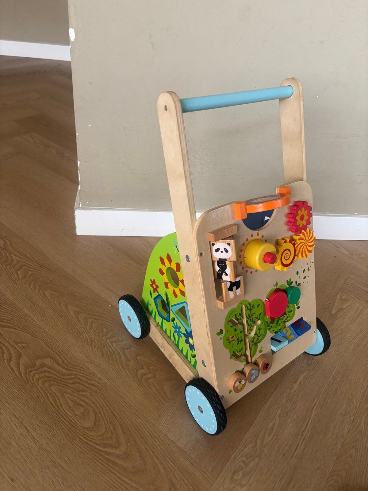 Houten loopwagen met activiteitenpaneel, Ophalen of Verzenden, Gebruikt, Overige typen, Met wieltjes