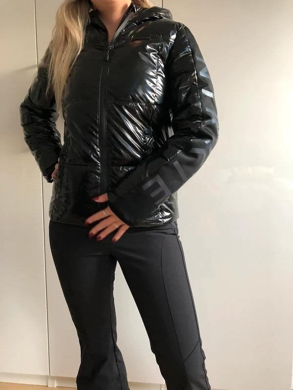 Nikkie Skijas Laklook Zwart Glanzend Maat 32 XXS, Ophalen of Verzenden, Zo goed als nieuw, Nikkie, Jack