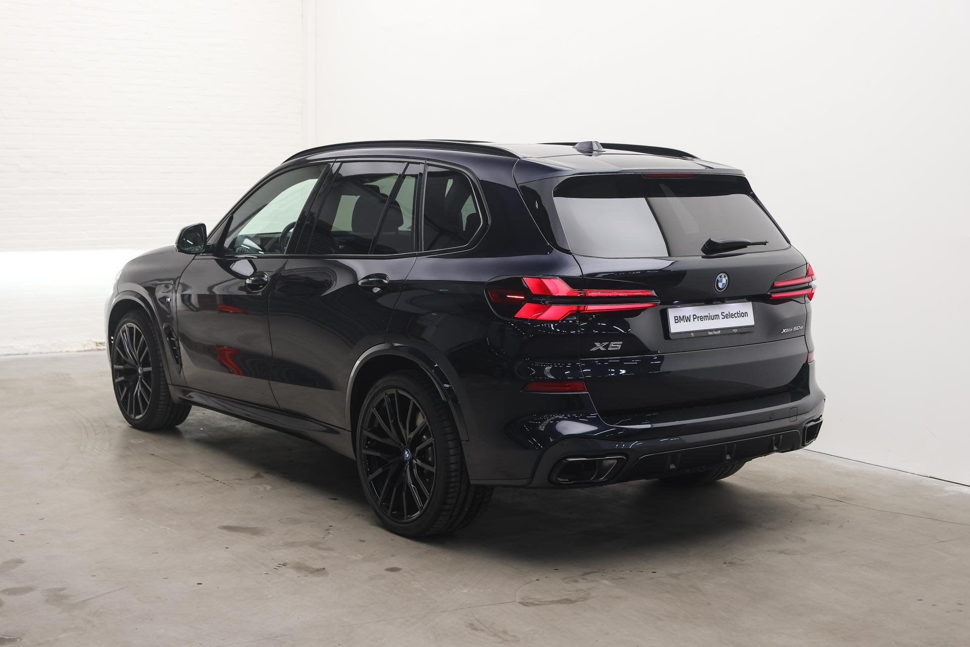 BMW X5 xDrive50e High Executive M Sport Automaat / Panoramad, Auto's, Dealer onderhouden, Gebruikt, 2395 kg, Met garantie (alle)