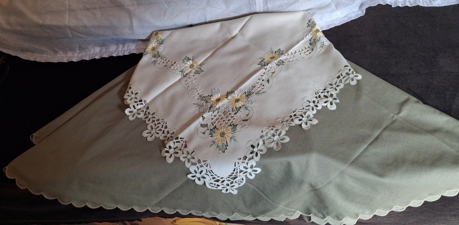 Olijfgroene tafelkleed set, 180 cm.. Als nieuw!, Ophalen of Verzenden, Zo goed als nieuw, Rond