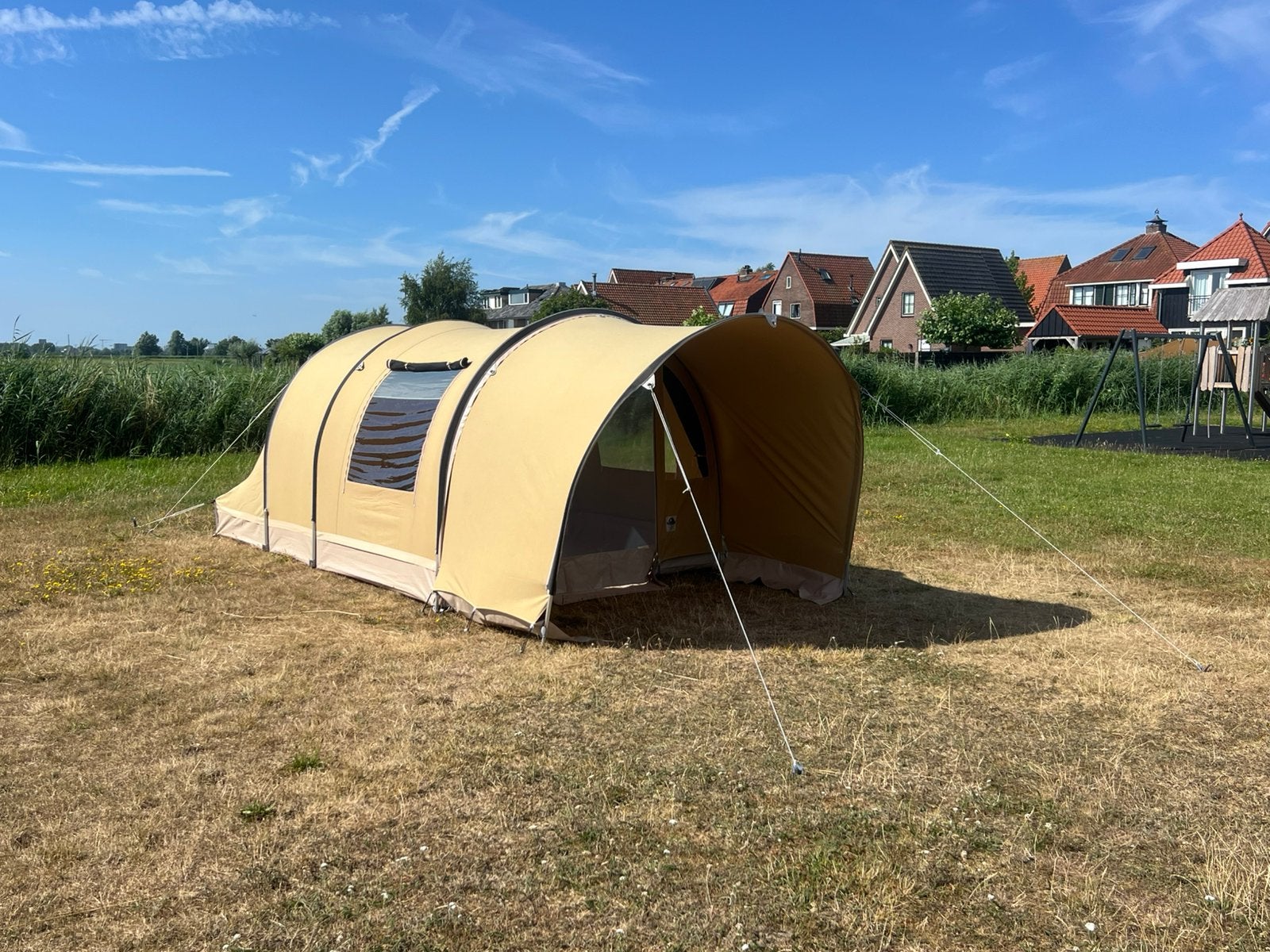 Karsten Opera tunneltent 2400, Caravans en Kamperen, Tenten, Ophalen, Zo goed als nieuw