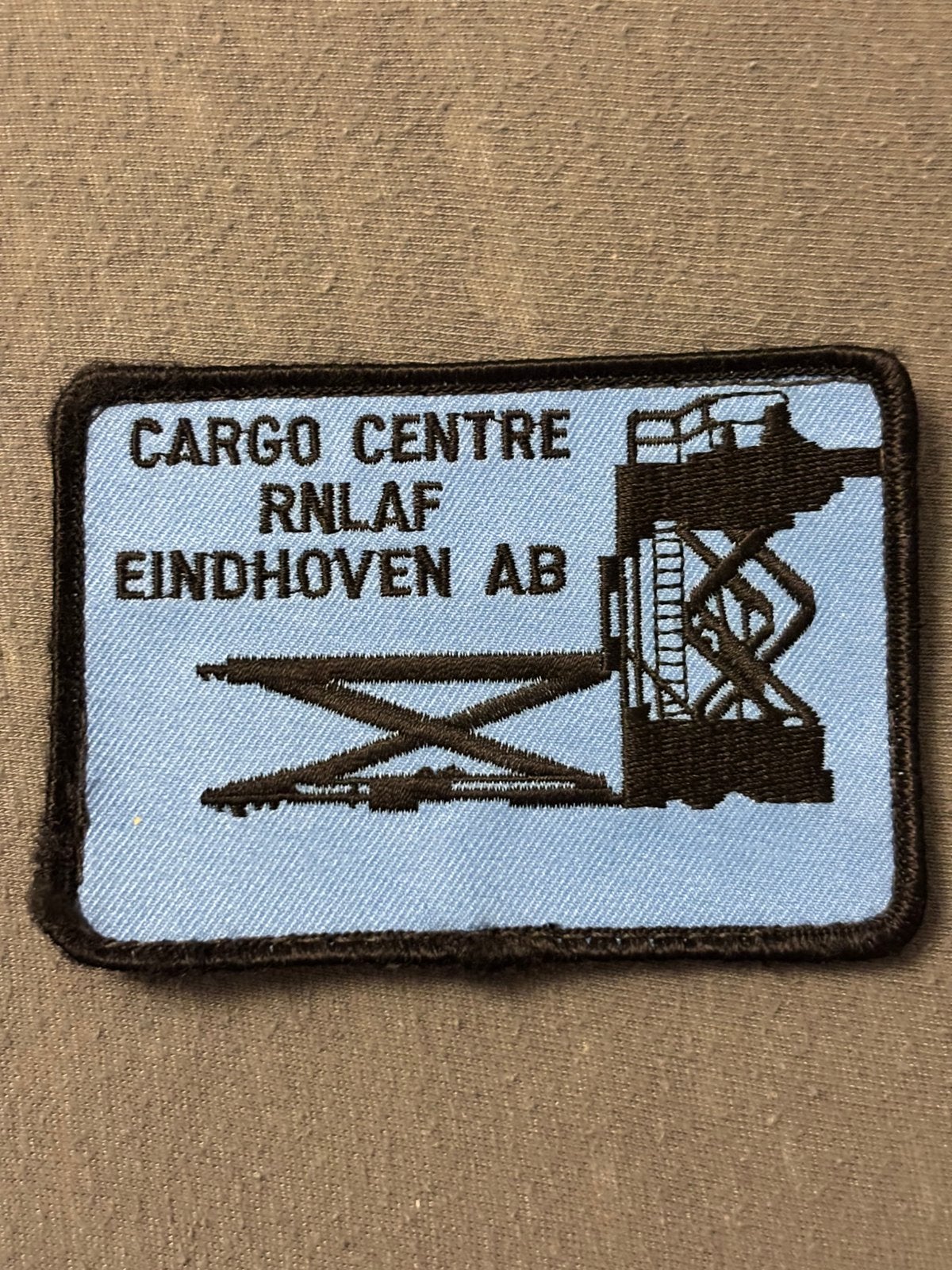 Groot borst embleem Cargo Centre RNLAF Eindhoven AB, Verzenden, Luchtmacht, Nederland, Embleem of Badge