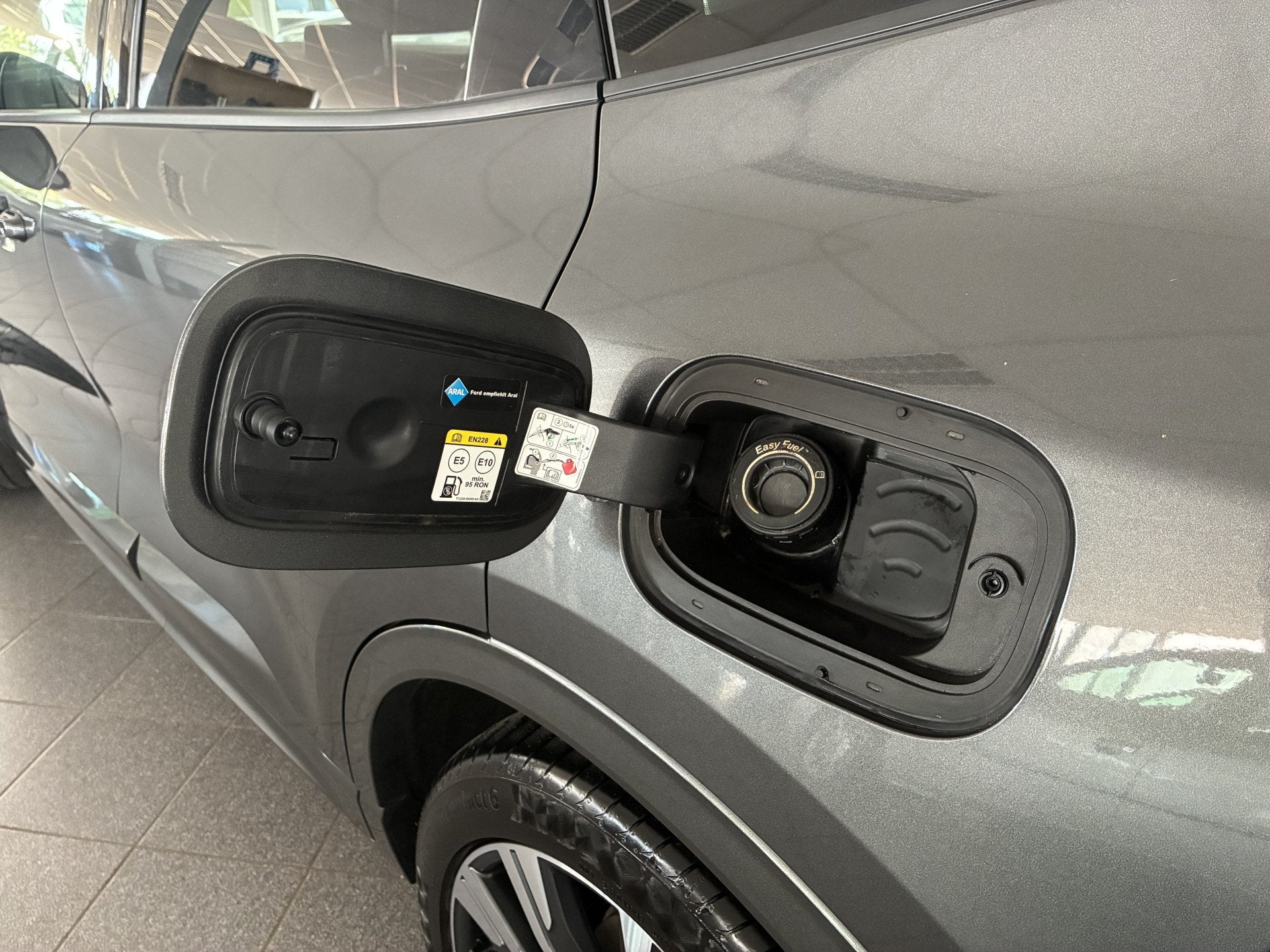 Foto 14 van Ford Kuga 2.5 PHEV ST-Line X-20 inch-trekhaak winterpakket