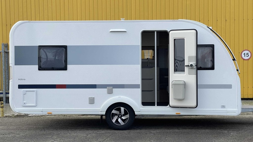 Adria Adora 472 UP, Rondzit, Bedrijf, Schokbreker, 5 tot 6 meter