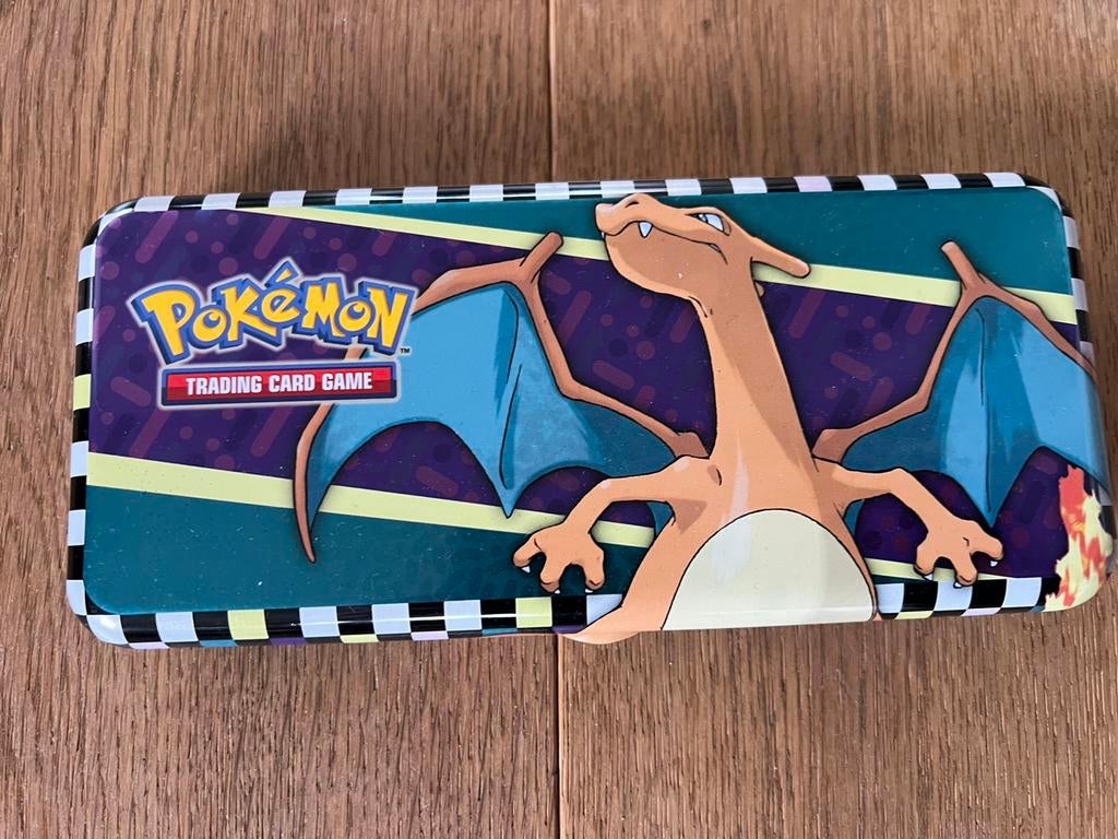 Pokémon Charizard blik / etui / pennenhouder - zgan, Diversen, Schoolbenodigdheden, Ophalen of Verzenden, Zo goed als nieuw