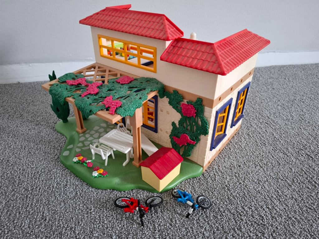 Playmobil vakantiehuis (set 4857) met inrichting, Ophalen of Verzenden, Zo goed als nieuw, Jongen of Meisje