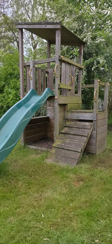 Houten speeltoestel met glijbaan en klimtoren, Kinderen en Baby's, Speelgoed | Buiten | Speeltoestellen, Ophalen, Gebruikt, Klimwand