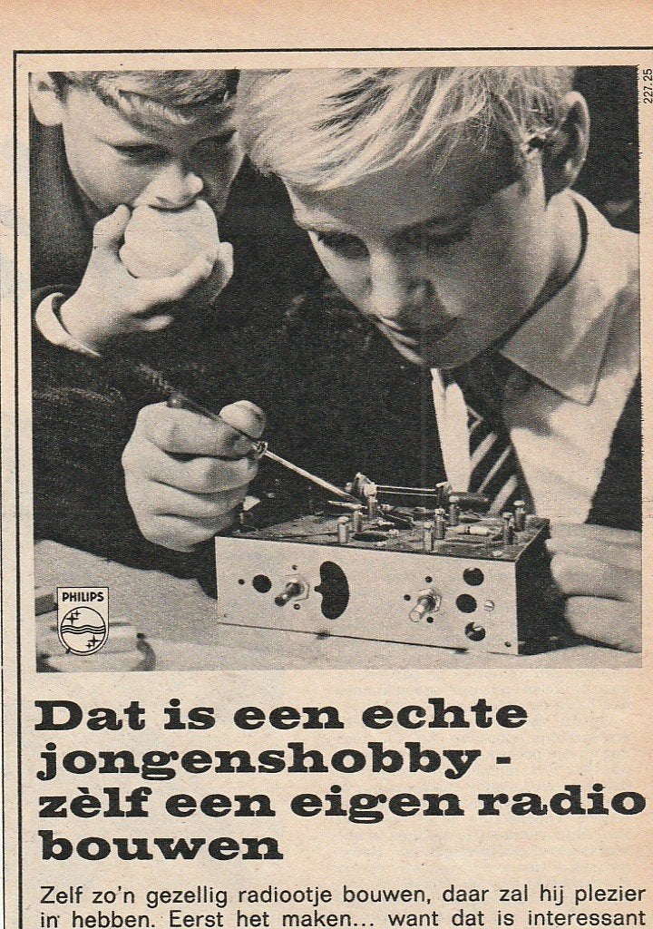 retro reclame 1962 Philips jongetje met radio bouwdoos, Verzenden, Overige typen