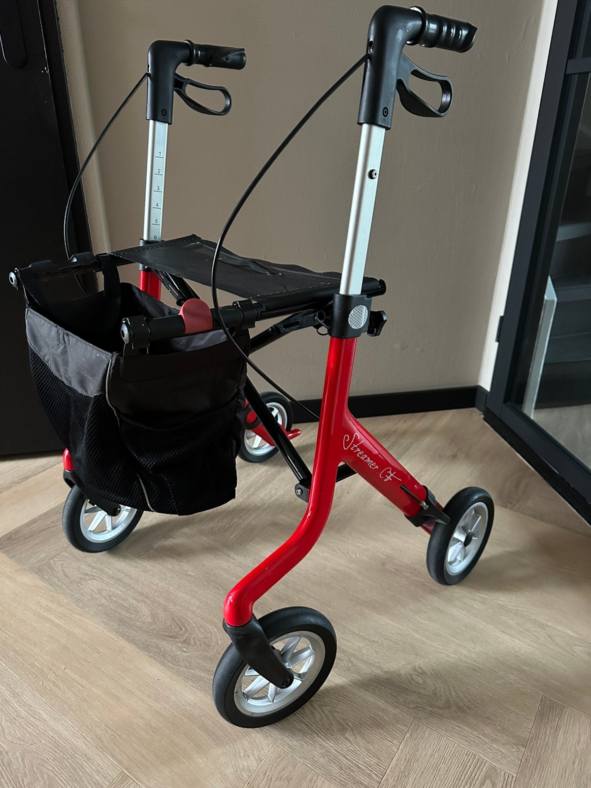 Rehasense Server CF Carbon ultralichtgewicht rollator, Ophalen of Verzenden, Opvouwbaar, Zo goed als nieuw