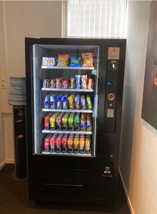 Vendo G-Snack 8 | Snack en drankautomaat | Vendingmachine, Ophalen, Vending Master, Info@vendingmaster.nl, Zo goed als nieuw