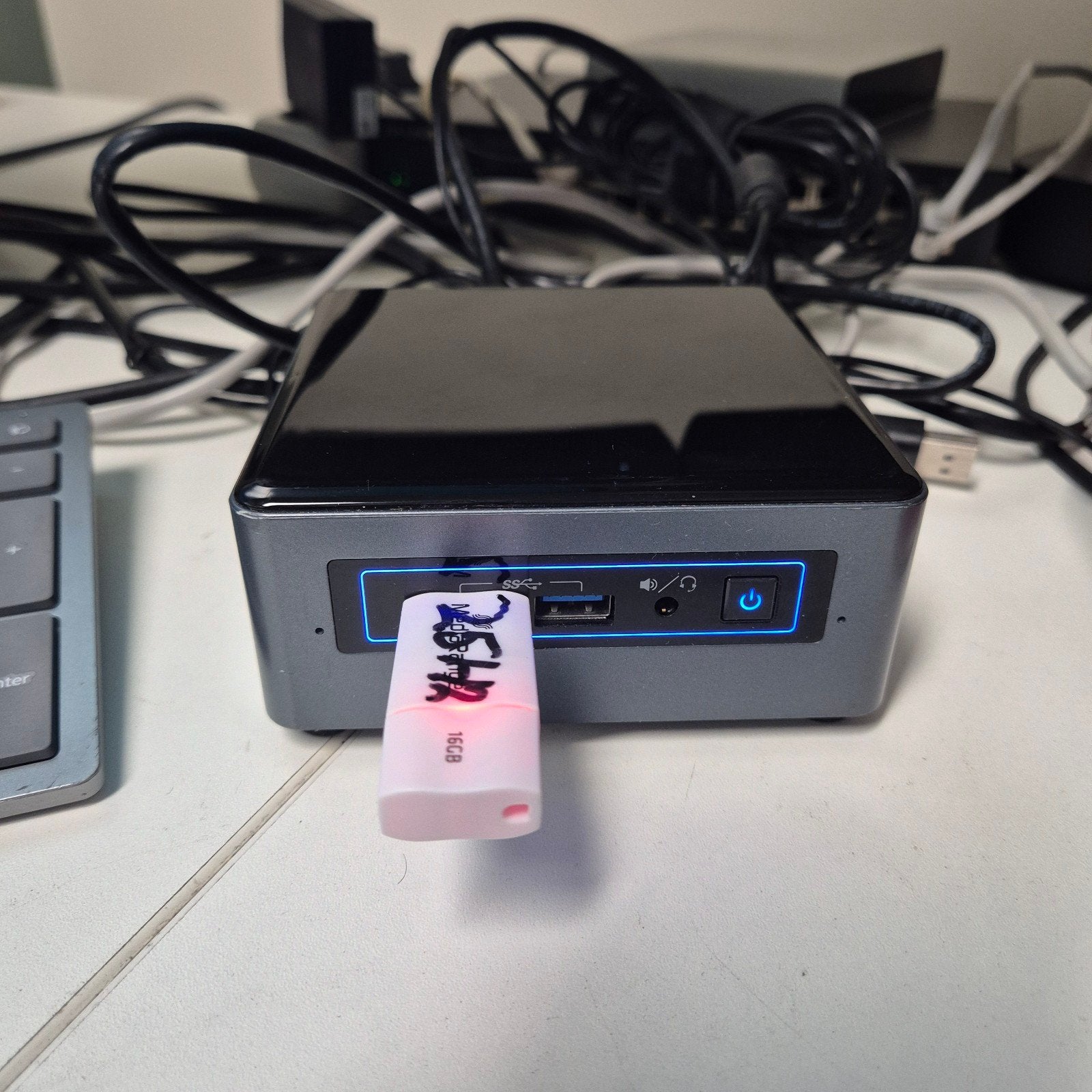 Intel NUC6CAY 8GB 120Gb SSD HDMI, Gebruikt, 2 tot 3 Ghz, Verzenden, 8 GB