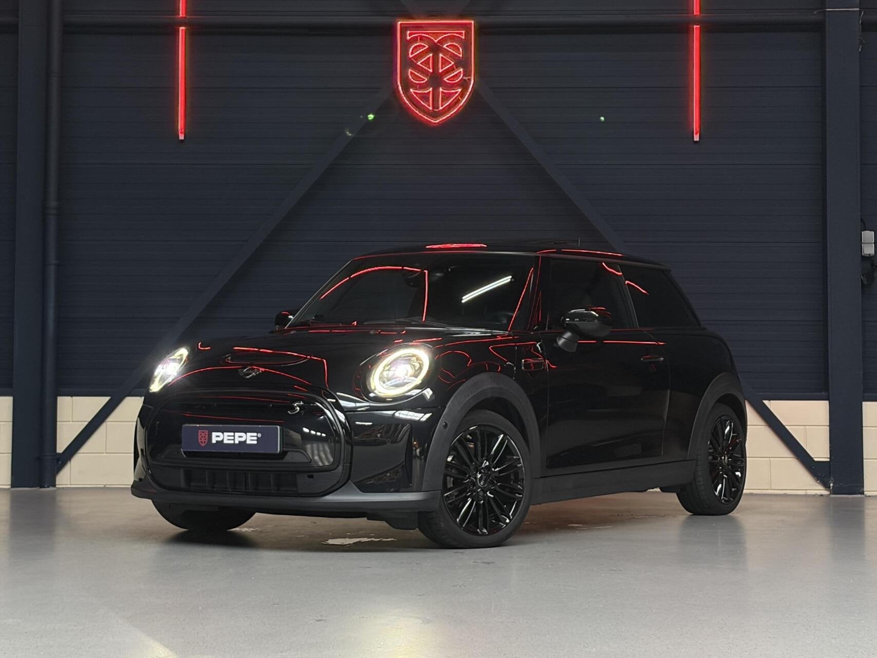 Mini Electric Camden Ed. 33 kWh |PANO|H&K|CAM.|STUUR-STOELVE, Auto's, Gebruikt, 33 kWh, 4 stoelen, Leder en Stof