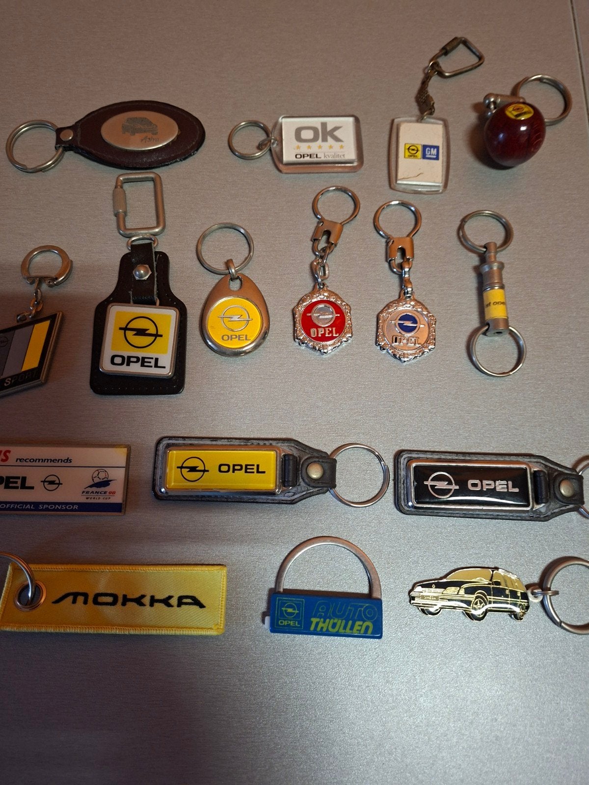 Opel van alles wat no 3, Verzamelen, Sleutelhangers, Ophalen of Verzenden, Merk