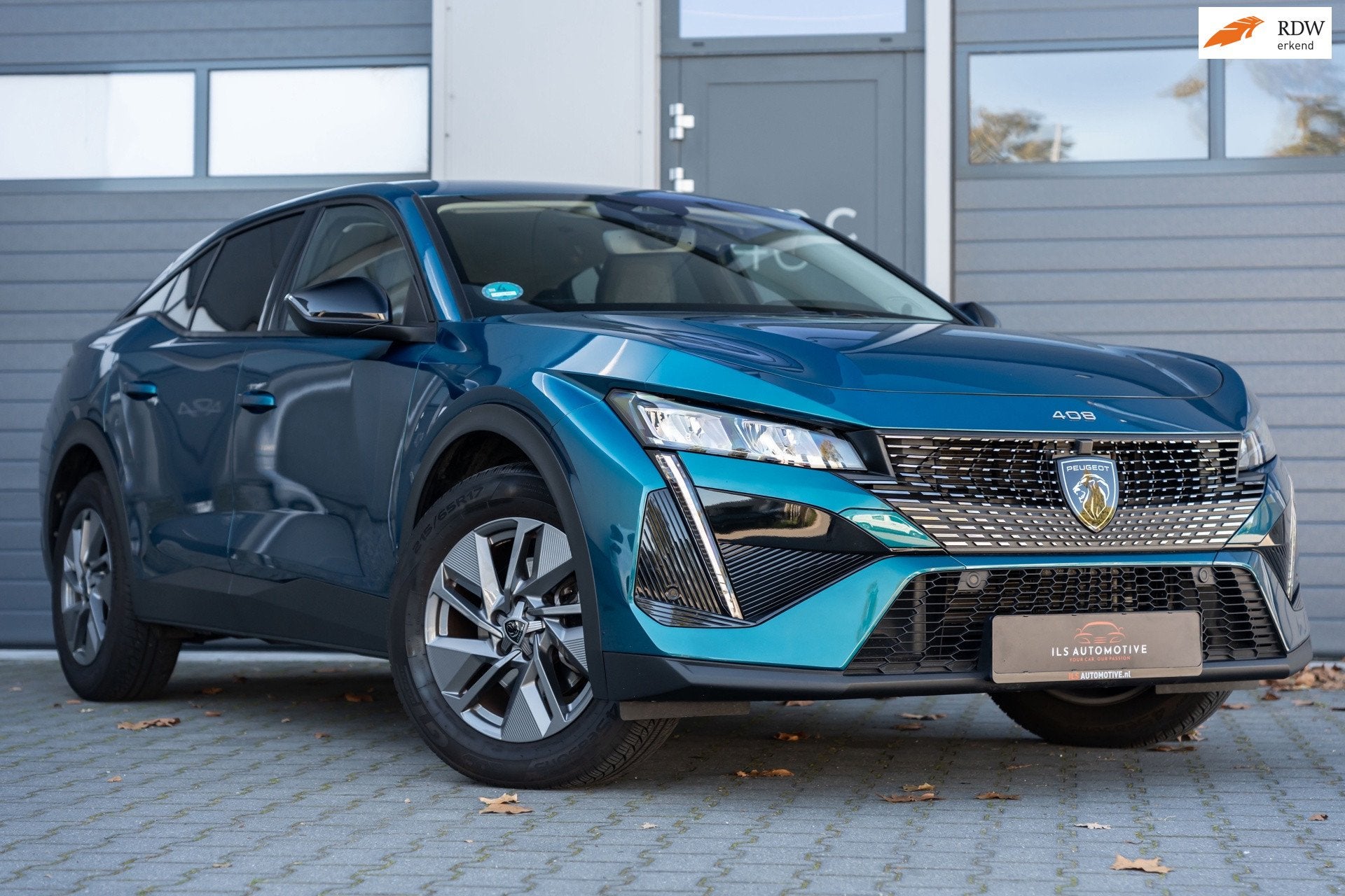 Peugeot 408 1.2 PureTech Allure Aut. | GARANTIE | Carplay, Dealer onderhouden, Gebruikt, Blauw, Leder en Stof