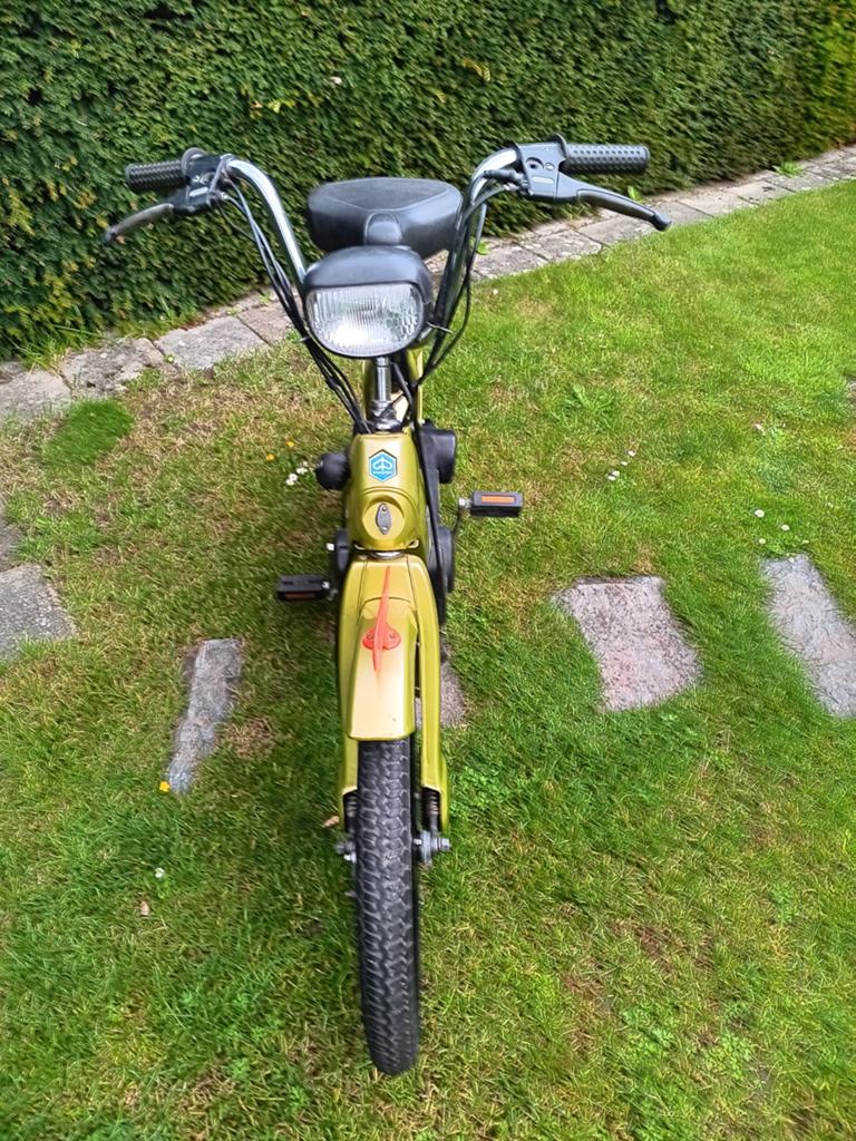 Goudkleur vespa, Fietsen en Brommers, Ophalen, Standard