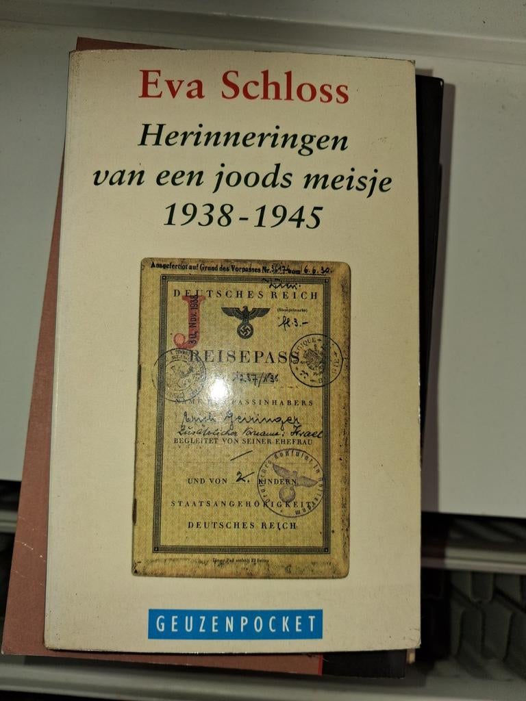 Eva Schloss - Herinneringen van een Joods meisje 1938-1945, Boeken, Ophalen of Verzenden, 20e eeuw of later, Gelezen, Eva Schloss