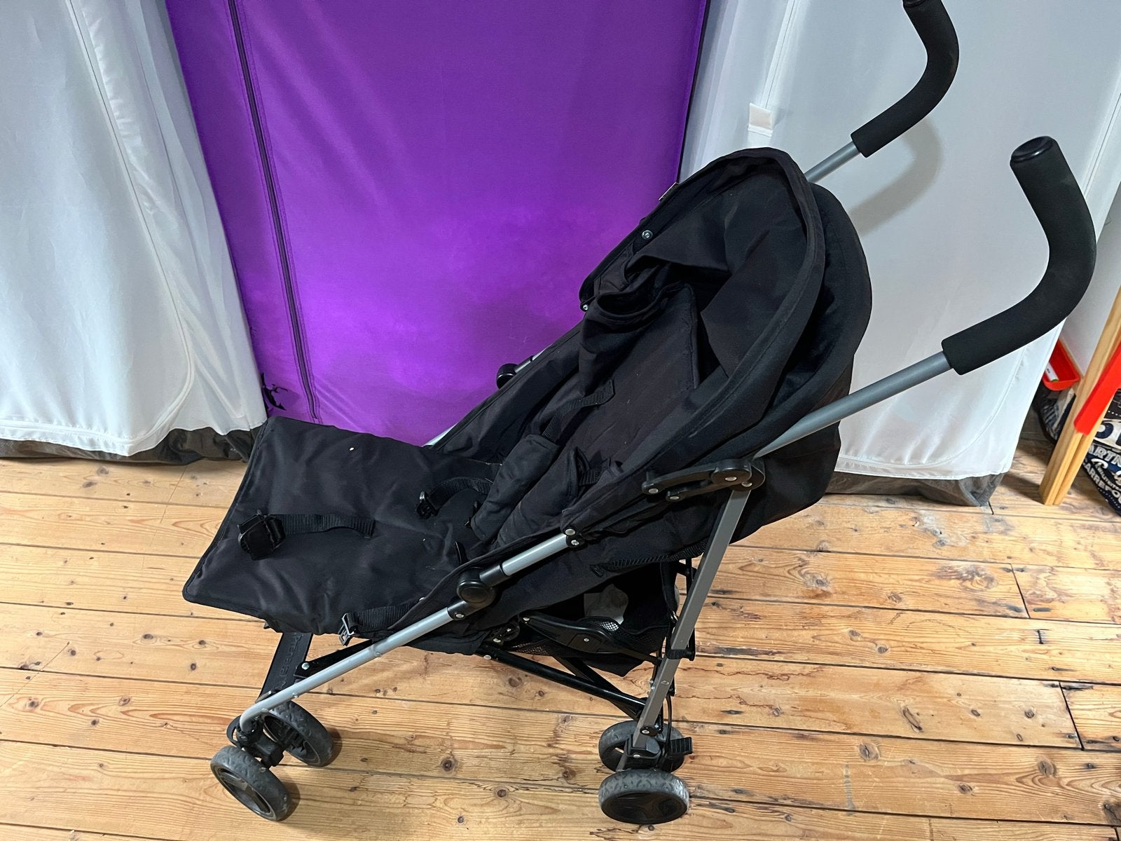 Handige zwarte buggy met zonnekap, Ophalen, Zo goed als nieuw, Overige merken, Verstelbare rugleuning