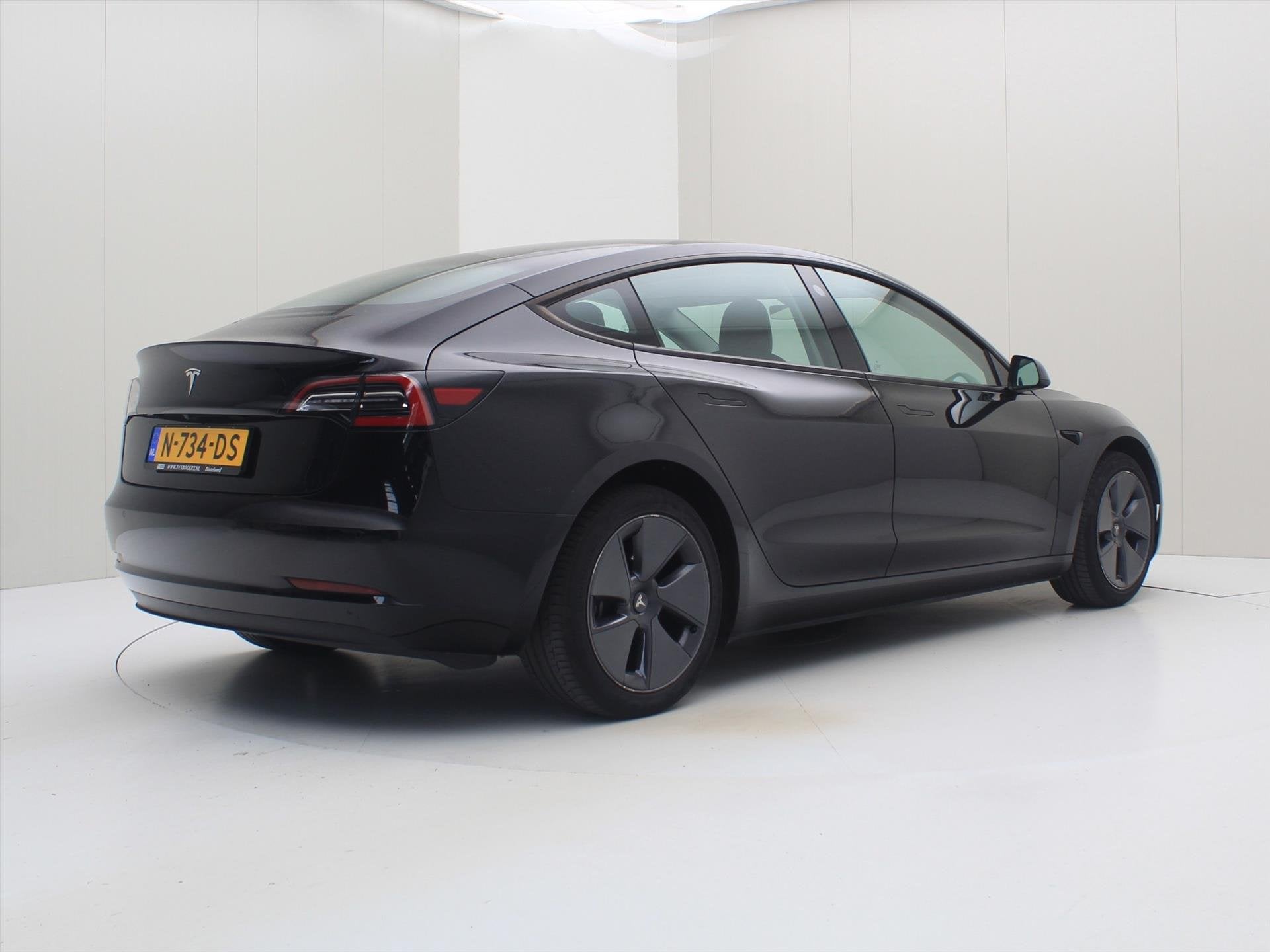 Foto 2 van Tesla Model 3 Standard RWD Plus FACELIFT 90,6% SoH [ AUTOPIL