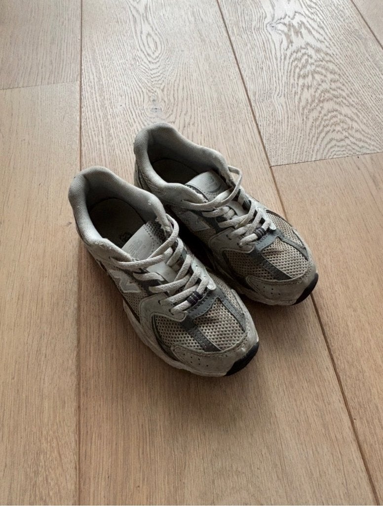 New balance grijs maat 32, Gebruikt, Jongen of Meisje, Schoenen, Ophalen of Verzenden
