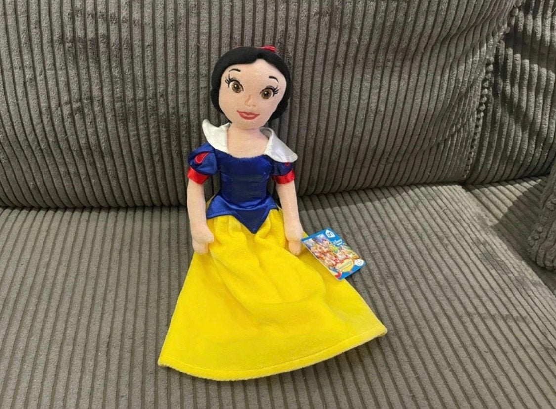 Nieuw Disney Snow White Sneeuwwitje knuffel pop 35 cm groot, Verzamelen, Ophalen of Verzenden, Sneeuwwitje of Doornroosje, Zo goed als nieuw