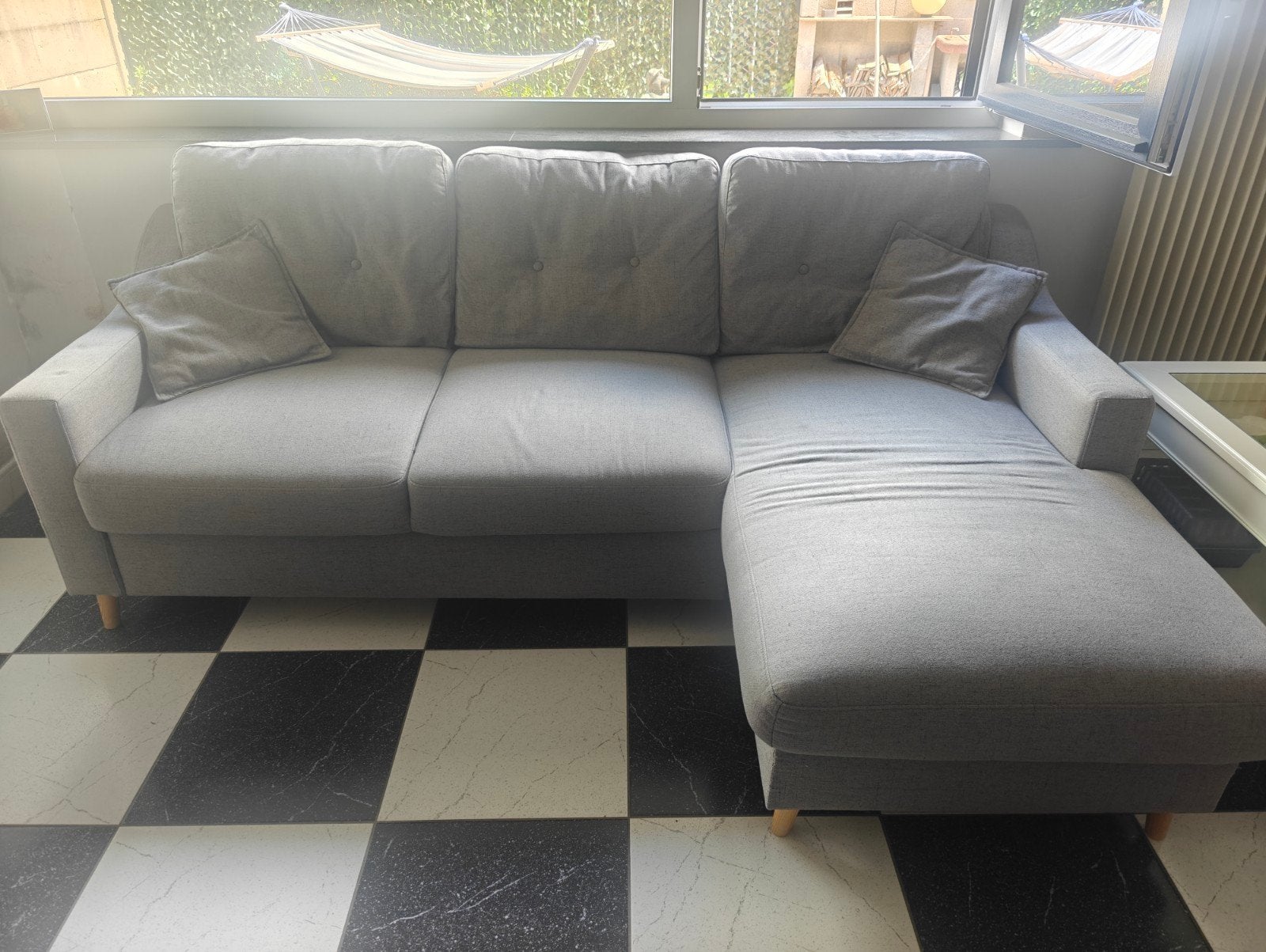 Grijze hoekbank met opbergruimte, Ophalen, Gebruikt, Modern, functioneel, 125 tot 150 cm