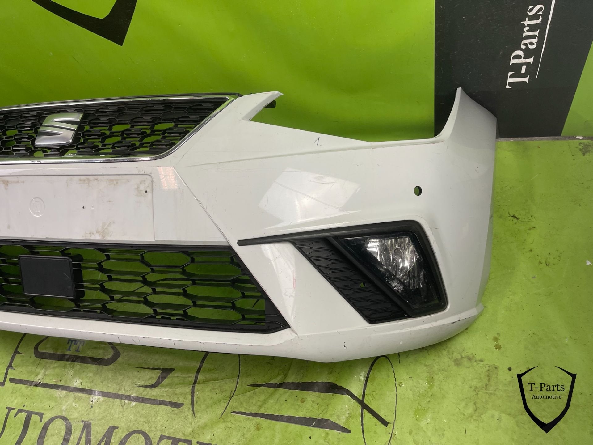 seat ibiza 5F voorbumper bumper PDC, Auto-onderdelen, Info@fabrikant.eu, Ophalen of Verzenden, Bumper, Seat