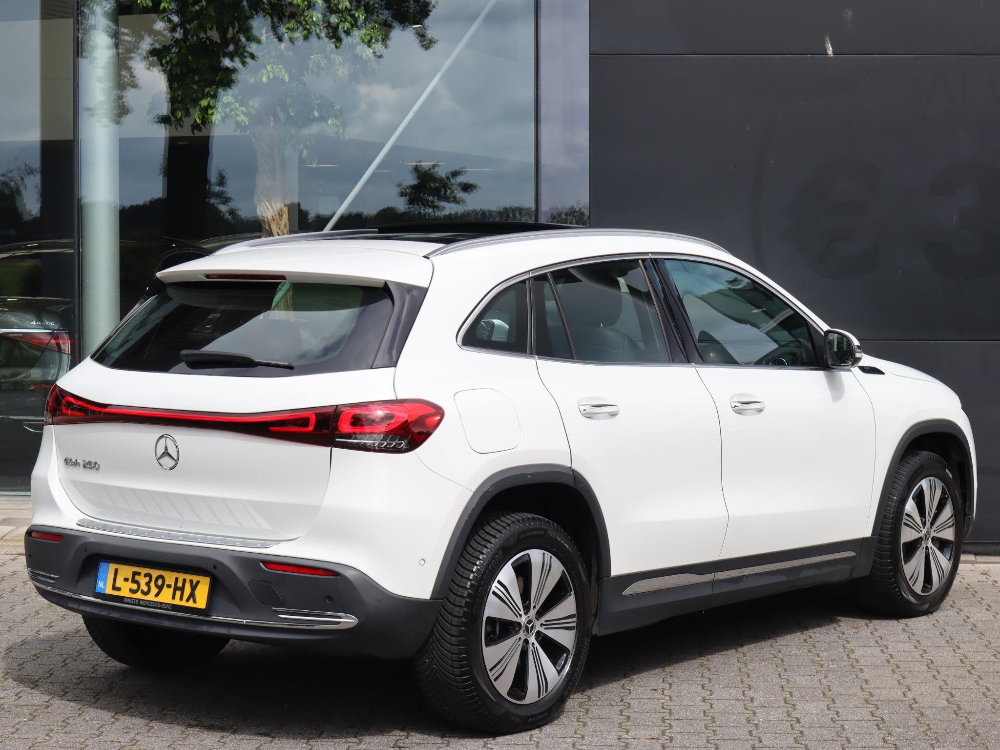 Mercedes-Benz EQA 250 Business Solution Luxury 67 kWh l Stoe, Auto's, Stof, Gebruikt, 190 pk, 435 min
