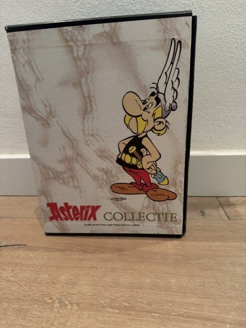 Asterix collectie hardcover albums 1 t/m 28 in een luxe box, Boeken, Complete serie of reeks, Ophalen, Zo goed als nieuw, Rene Goscinny