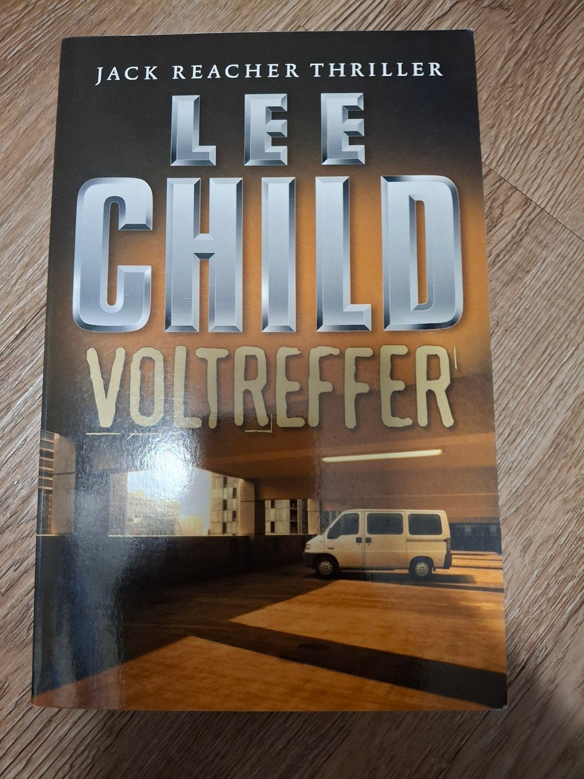 Lee Child - Voltreffer, Ophalen of Verzenden, Zo goed als nieuw, Lee Child