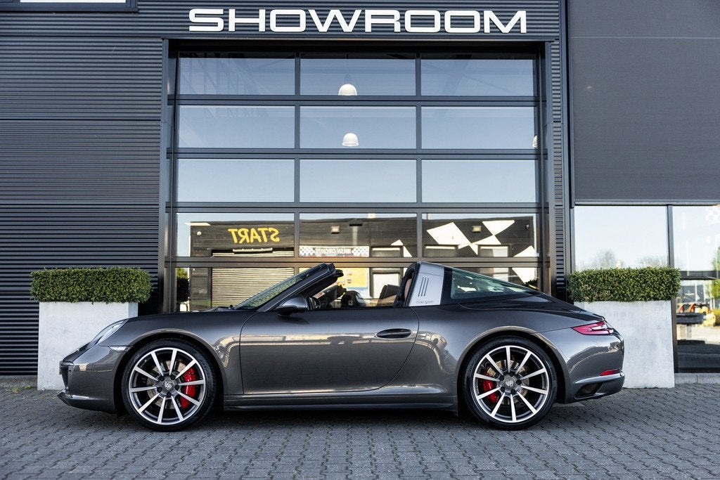 Porsche 911 991.2 3.0 Targa 4S, Carbon, 18-wegs NL Auto, Chr, Auto's, Gebruikt, Euro 6, Cabriolet, 4 stoelen
