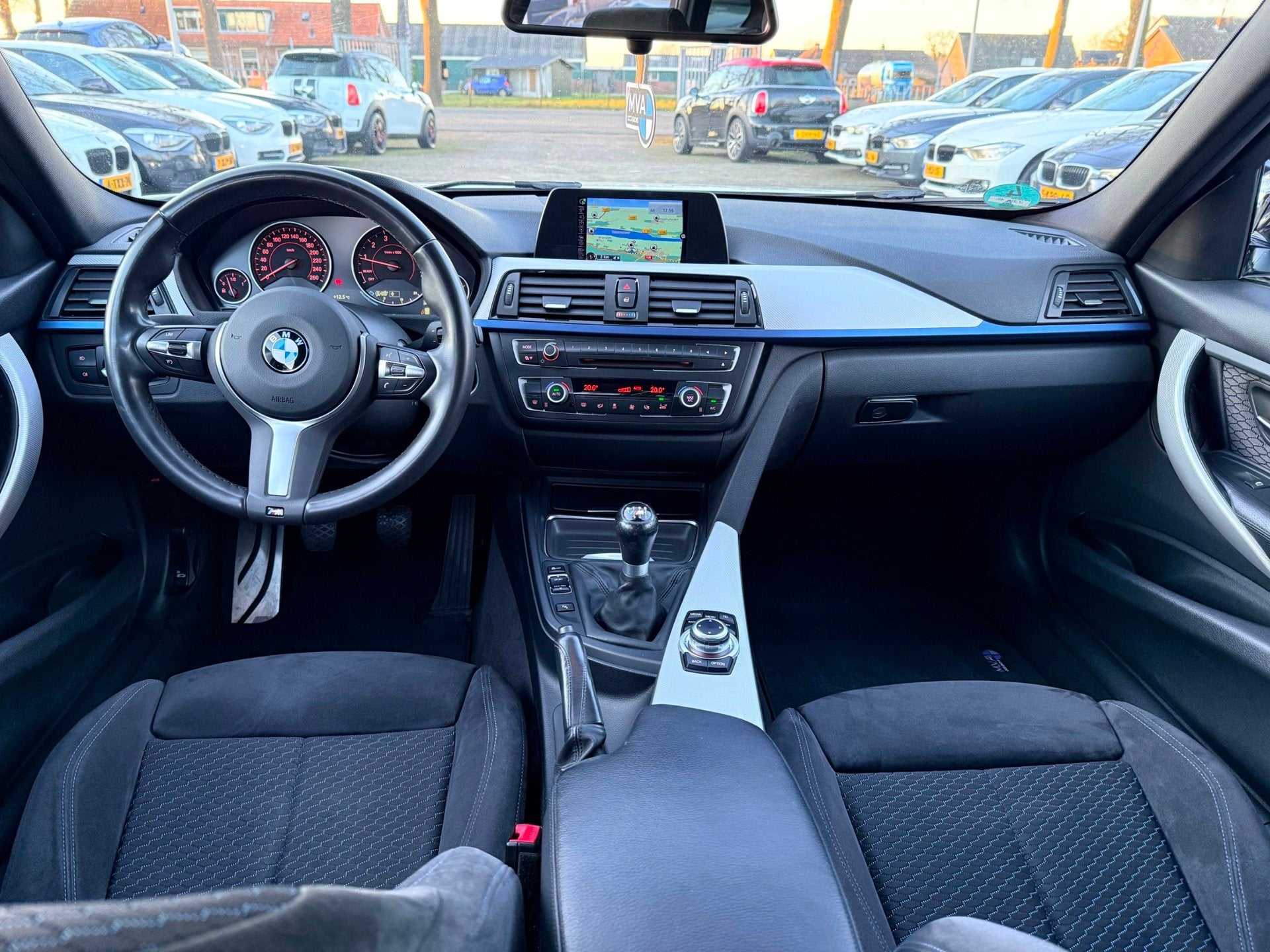 BMW 3-serie Touring 316i Executive M Sport|Nieuwe Ketting +, Auto's, Gebruikt, 4 cilinders, Alcantara, Wit