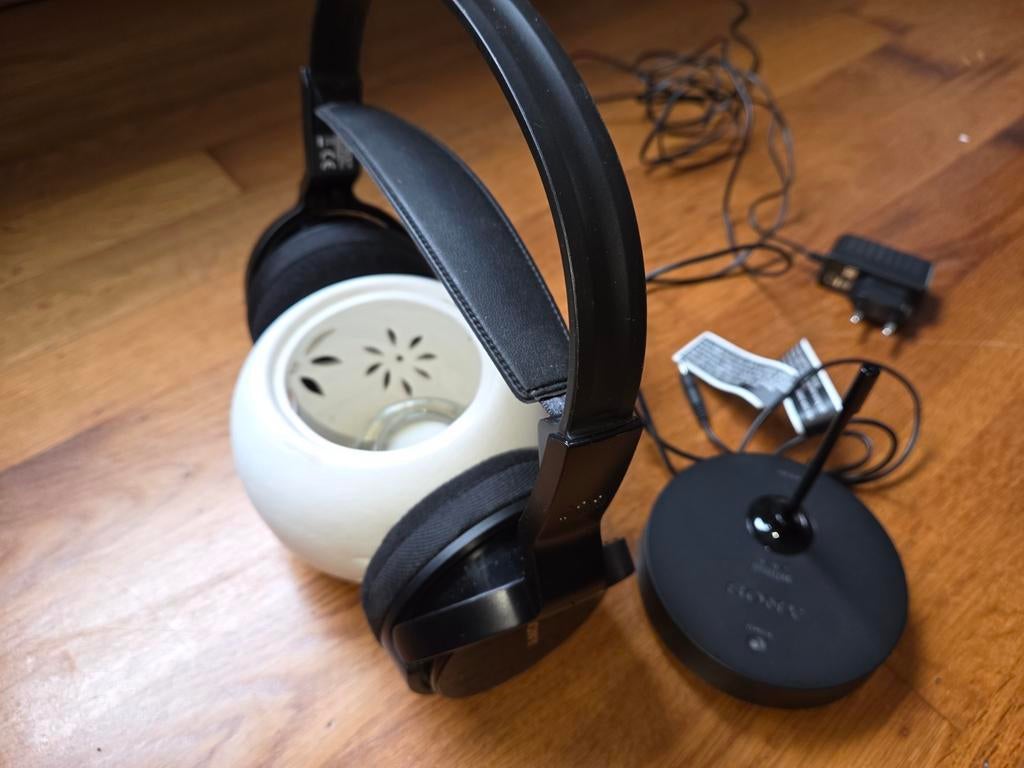 Sony MDR-RF811R Koptelefoon met transmitter ( tv), Ophalen of Verzenden, Zo goed als nieuw, Over oor (circumaural), Sony