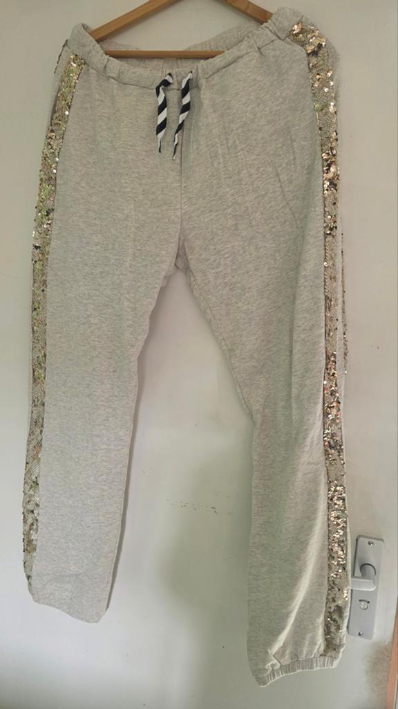 10 days set jogger en top met gouden pailletten maat M, Ophalen of Verzenden, Zo goed als nieuw, Maat 38/40 (M)