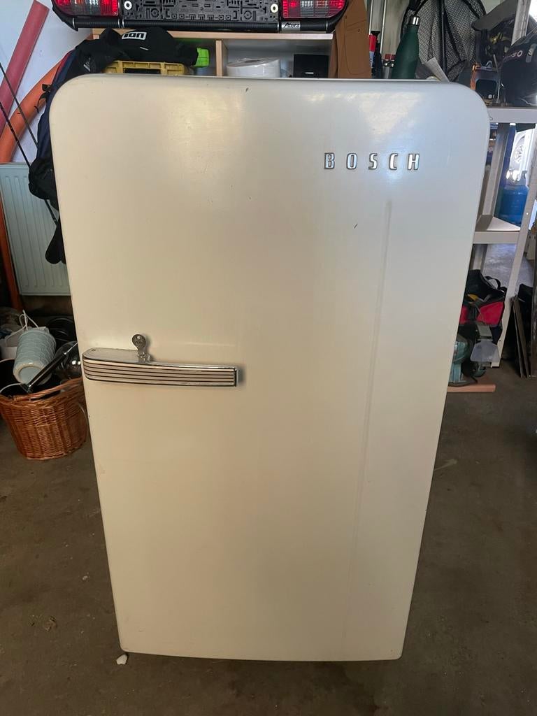 Retro Bosch koelkast – echte blikvanger!, Witgoed en Apparatuur, Koelkasten en IJskasten, Ophalen, Gebruikt, 120 tot 140 cm, 100 tot 150 liter