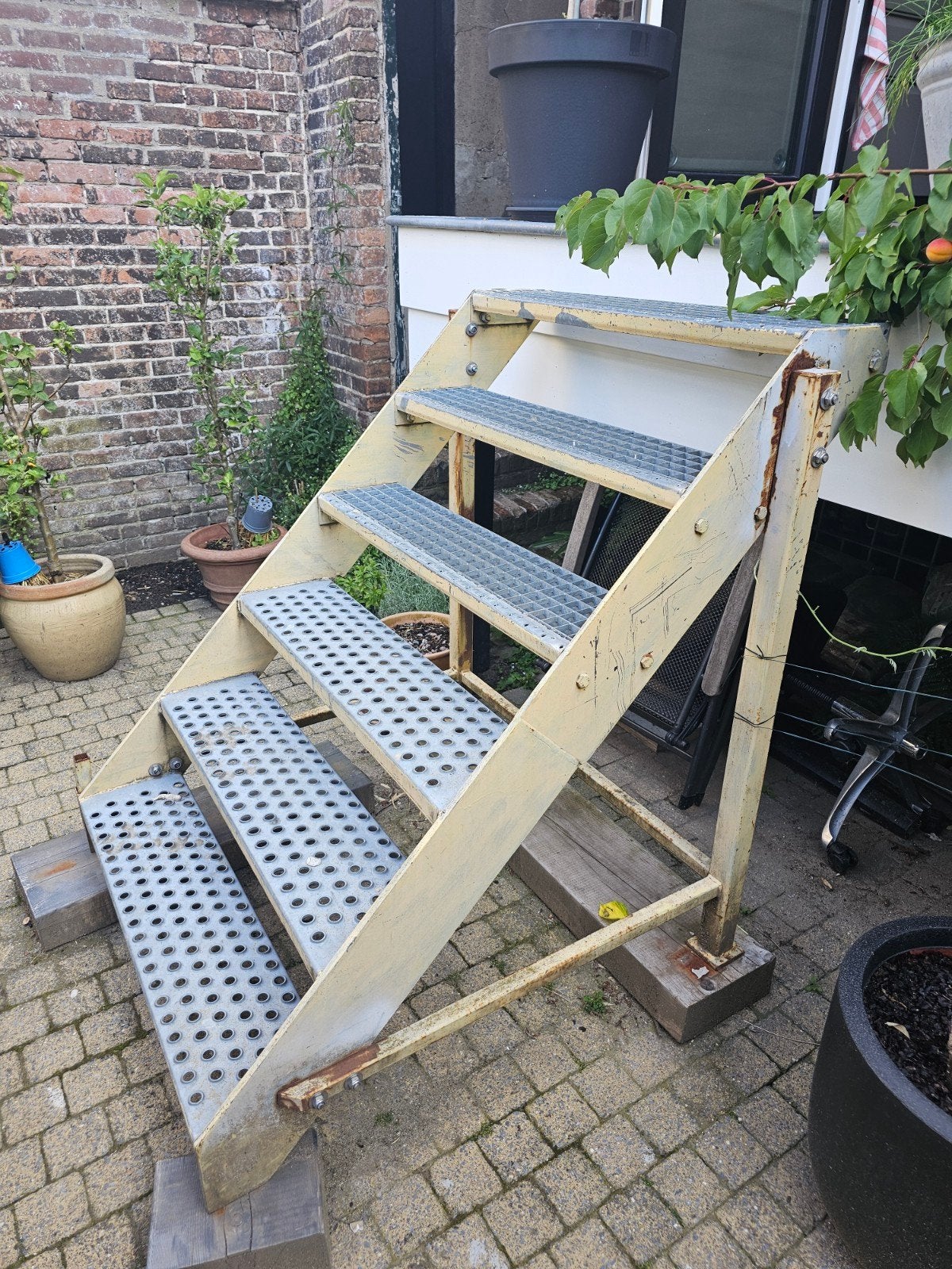 Stalen buitentrap 115cm hoog, Ophalen, Gebruikt, Minder dan 2 meter