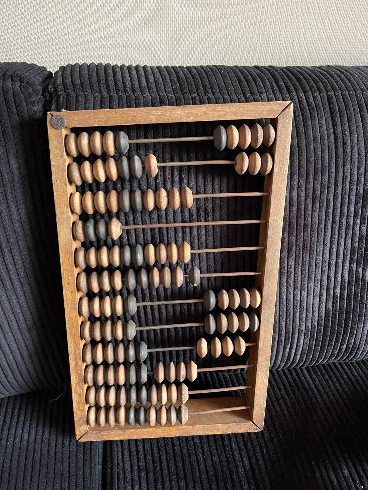 Oud houten tel raam, Ophalen