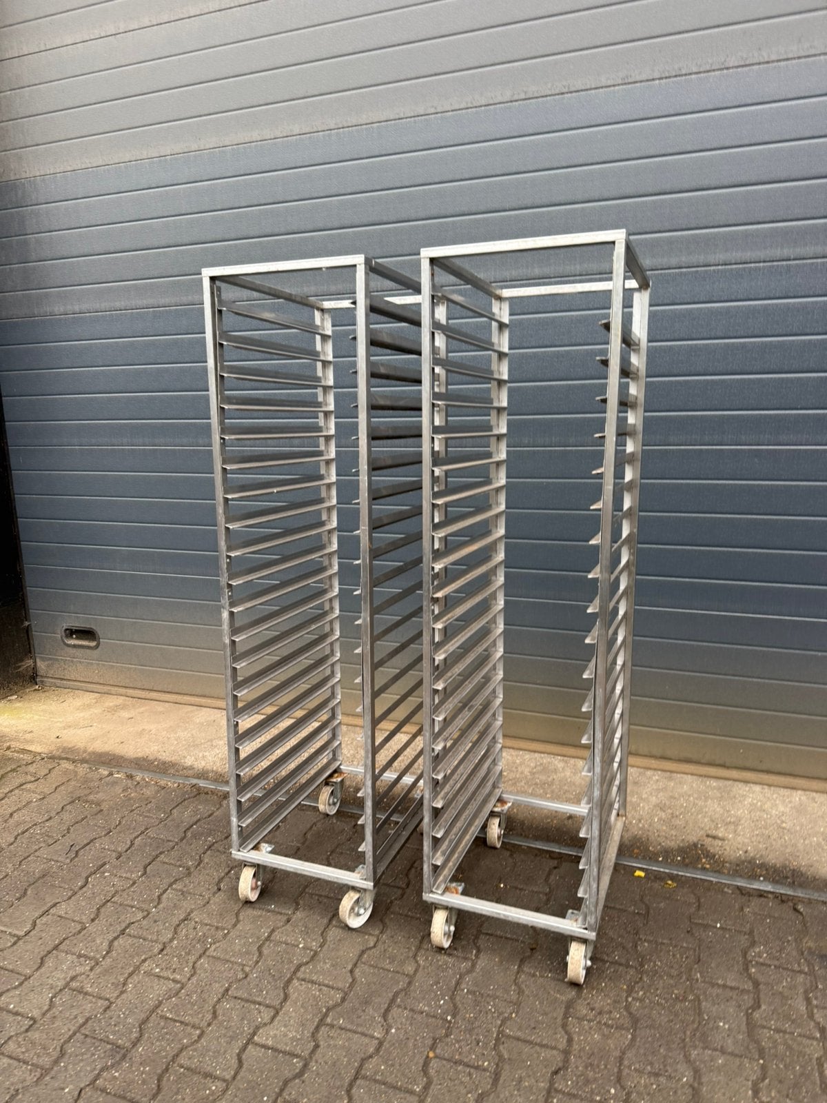 2x RVS platenwagen / regaalwagen op wielen-horeca/bakkerij, Ophalen