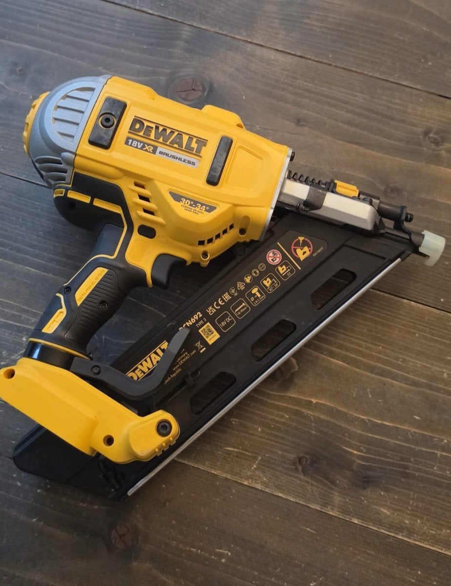 DeWalt DCN692 en DCN660 tacker set, Doe-het-zelf en Verbouw, Ophalen, Zo goed als nieuw, Gereedschapsset, DeWalt