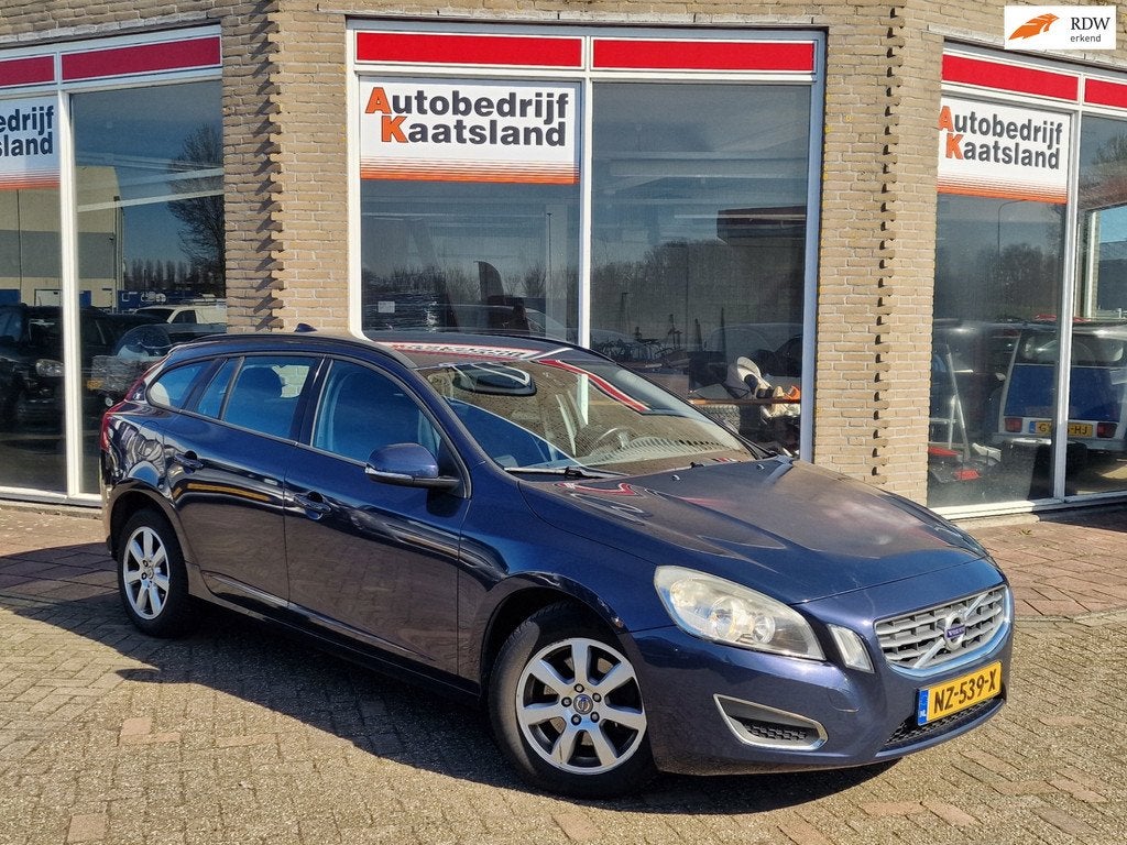 Volvo V60 1.6 D2 Kinetic Automaat - Navi - Clima - 2013, Auto's, Volvo, Euro 5, Stof, Gebruikt, Zwart