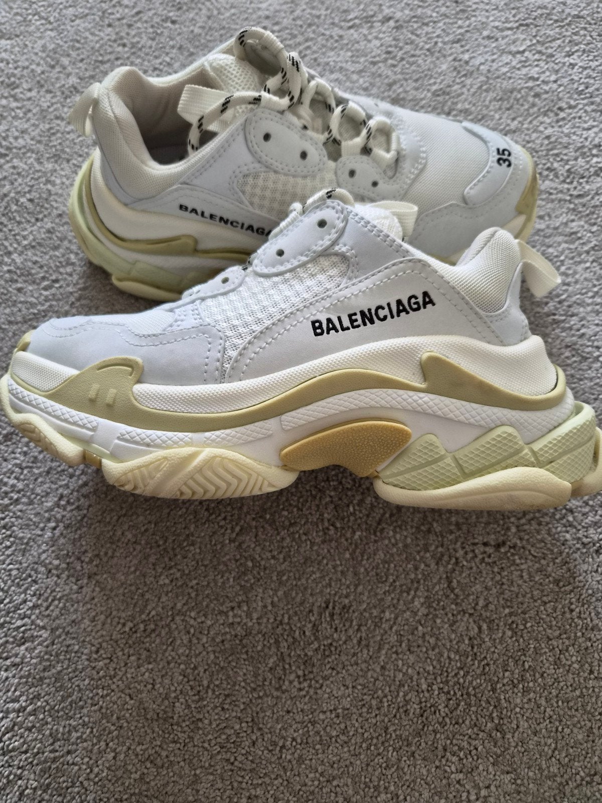 Balenciaga Triple S Sneakers Maat 35 - Zo goed als nieuw, Kleding | Dames, Balenciaga, Wit, Ophalen of Verzenden, Sneakers of Gympen